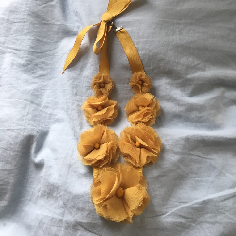 Anthropologie flower necklace