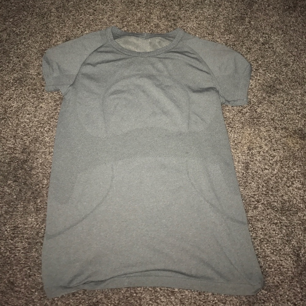 Lululemon T shirt