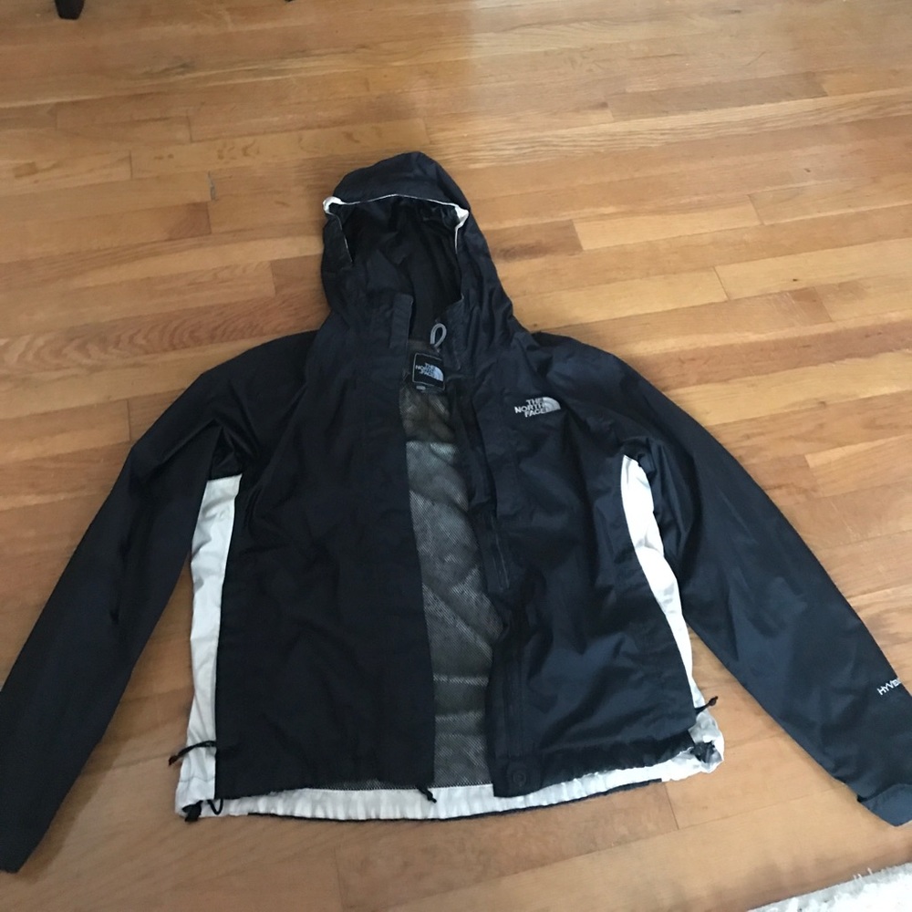 Black and White Rain Northface Jacket 🖤🖤