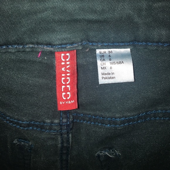 H&M distressed jeans - Picture 2 of 2