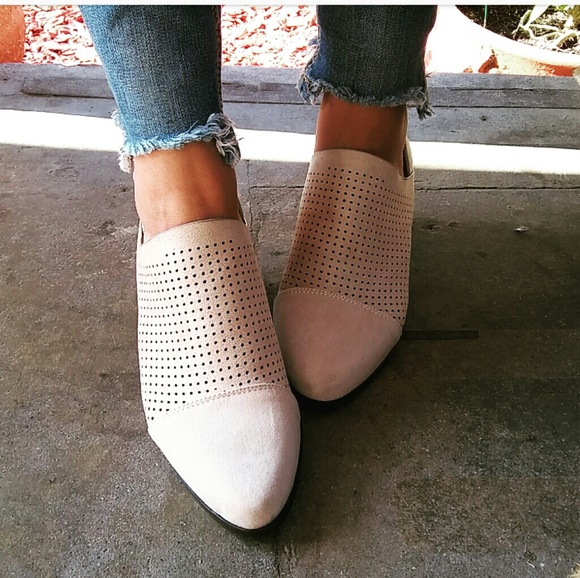 LAST PAIR!!//The London// Stone ankle booties - Picture 2 of 5