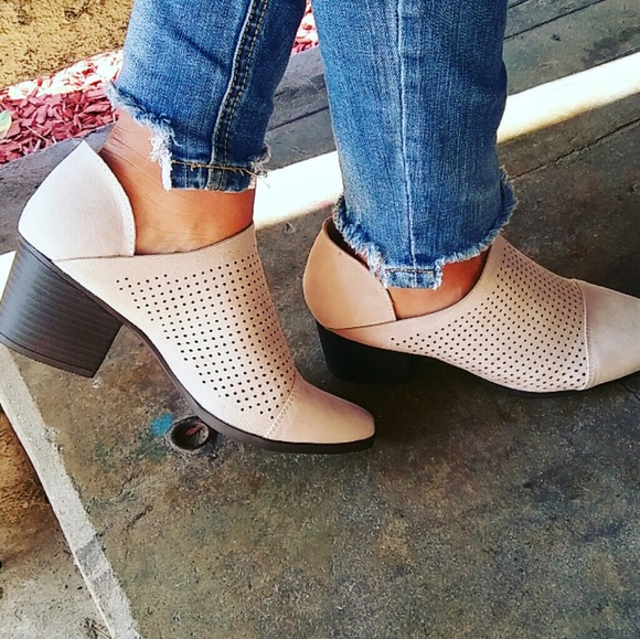 LAST PAIR!!//The London// Stone ankle booties - Picture 4 of 5
