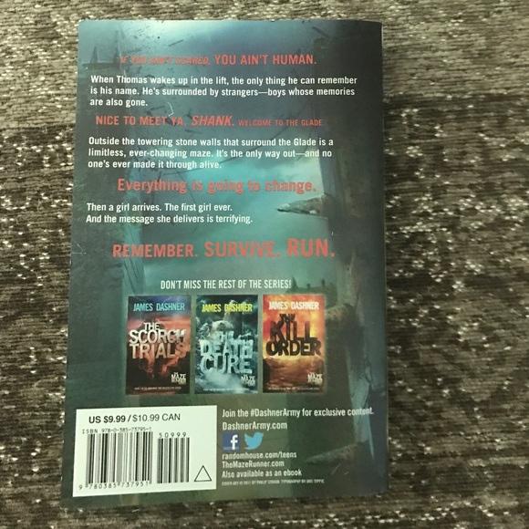 the Maze Runner book 1 - Picture 3 of 3
