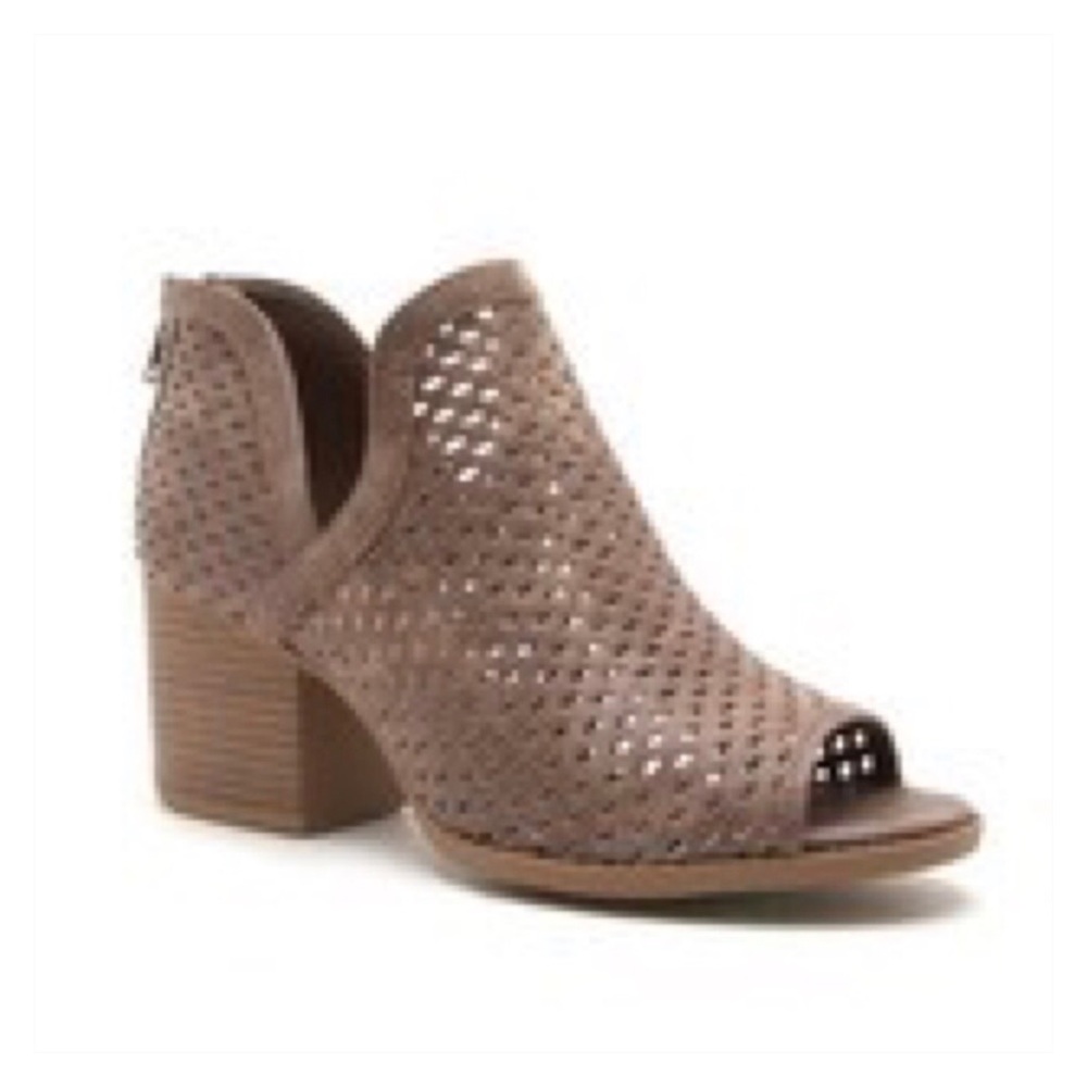 Jet Setter - Vegan Suede Ankle Bootie - Picture 3 of 4