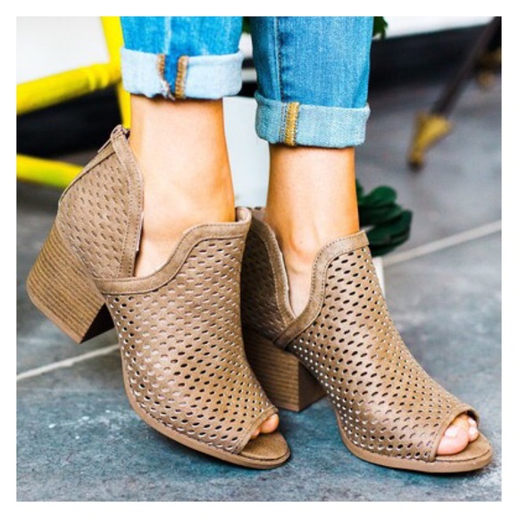 Jet Setter - Vegan Suede Ankle Bootie - Picture 2 of 4