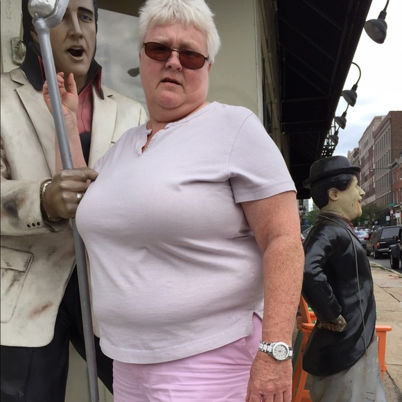 Meet your Posher, Tina - Picture 1 of 1