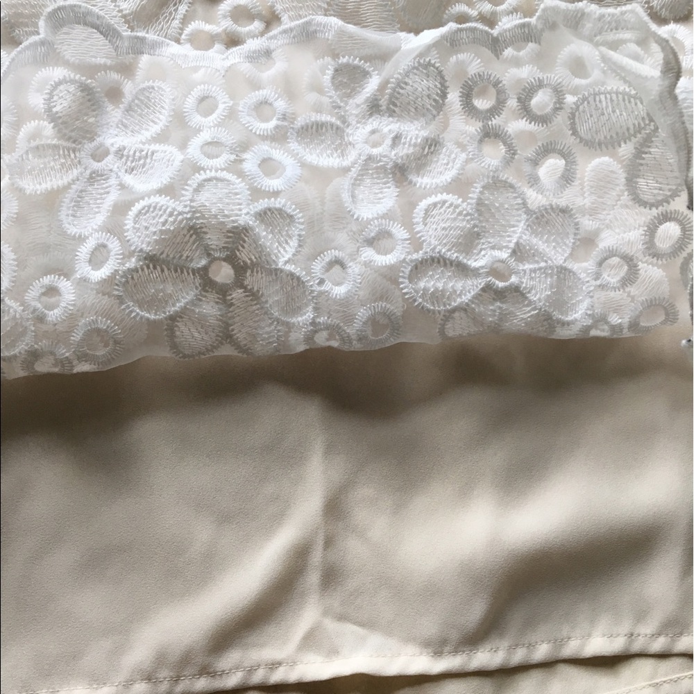 🌸Lace Top🌸 - Picture 2 of 4