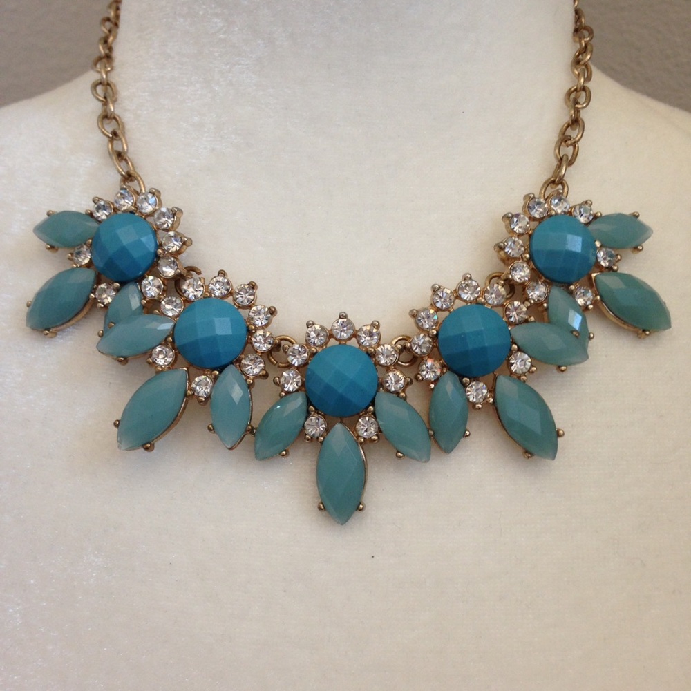 Statement necklace