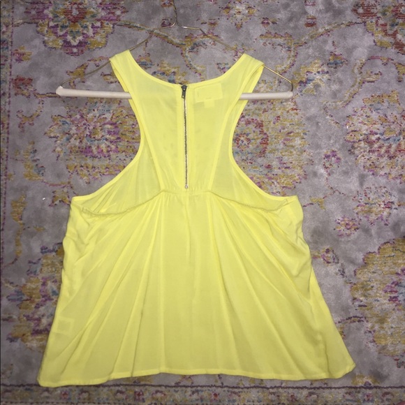 Yellow LA hearts tank top - NWOT!!! 💛 - Picture 2 of 4
