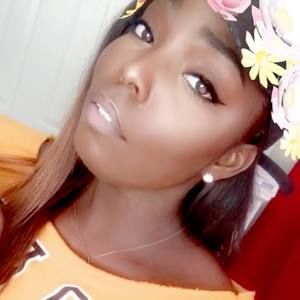 Meet your Posher, Nadia