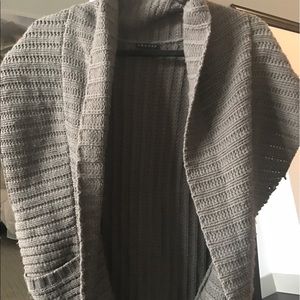 Theory sleeveless sweater !