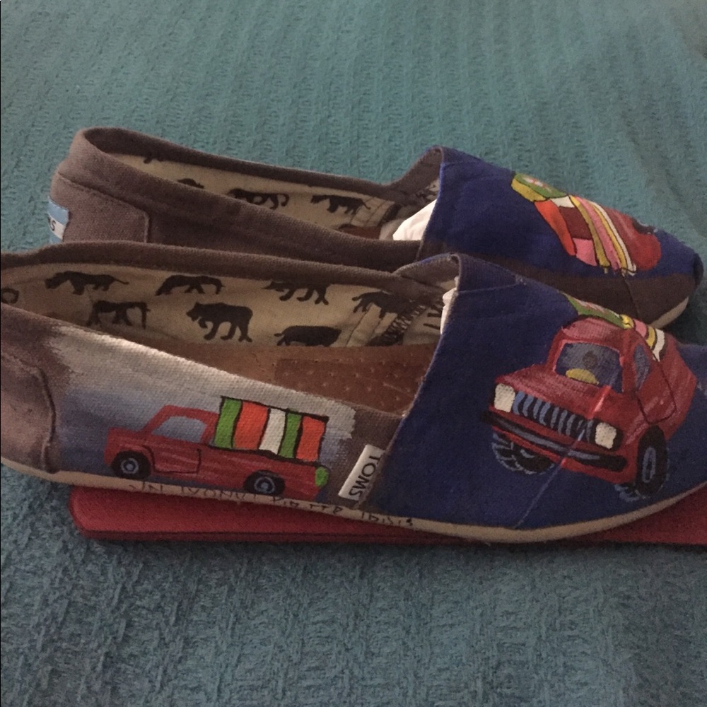 These are Tom's hand pain at tradition shoes