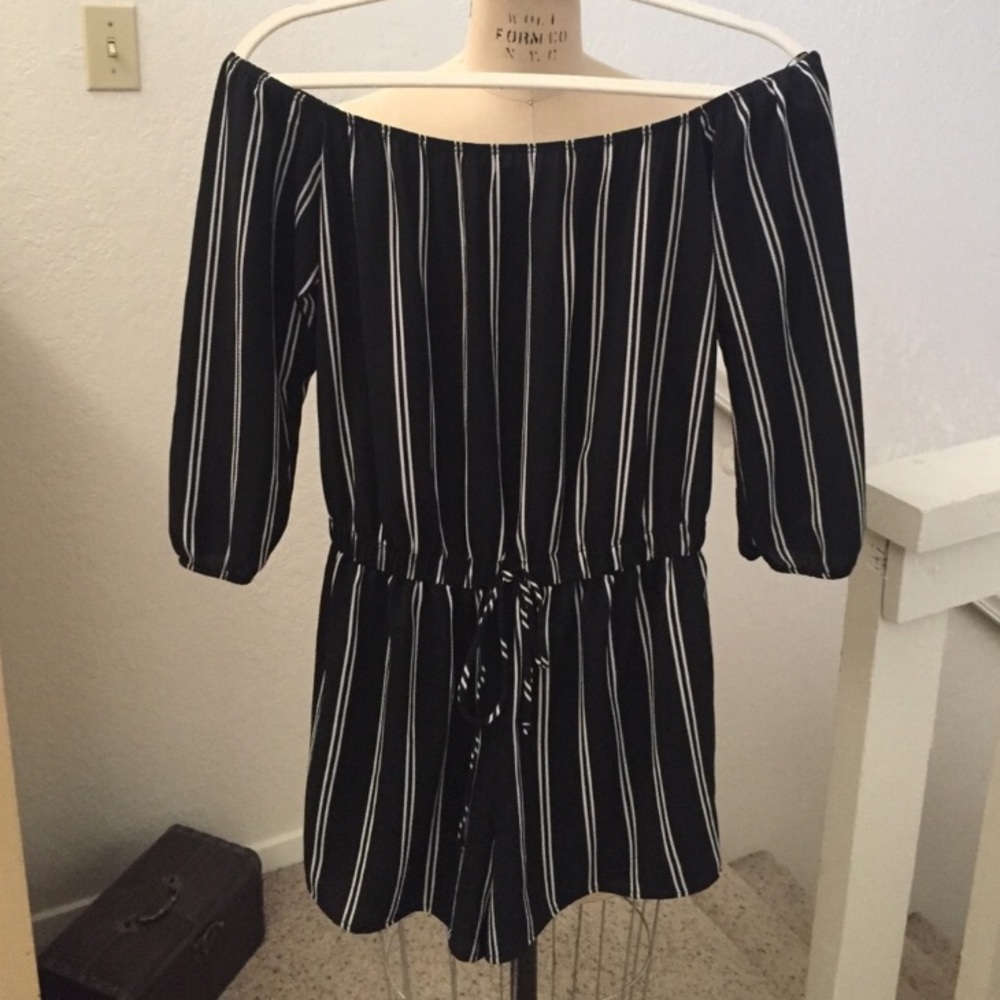 A'gaci romper, size large NWT
