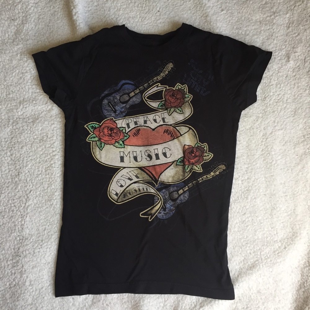 T- shirt