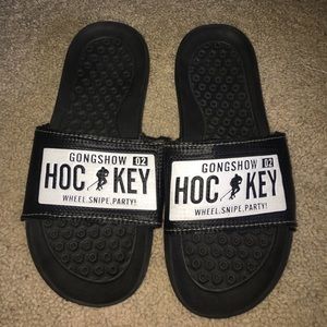 Gongshow hockey slides