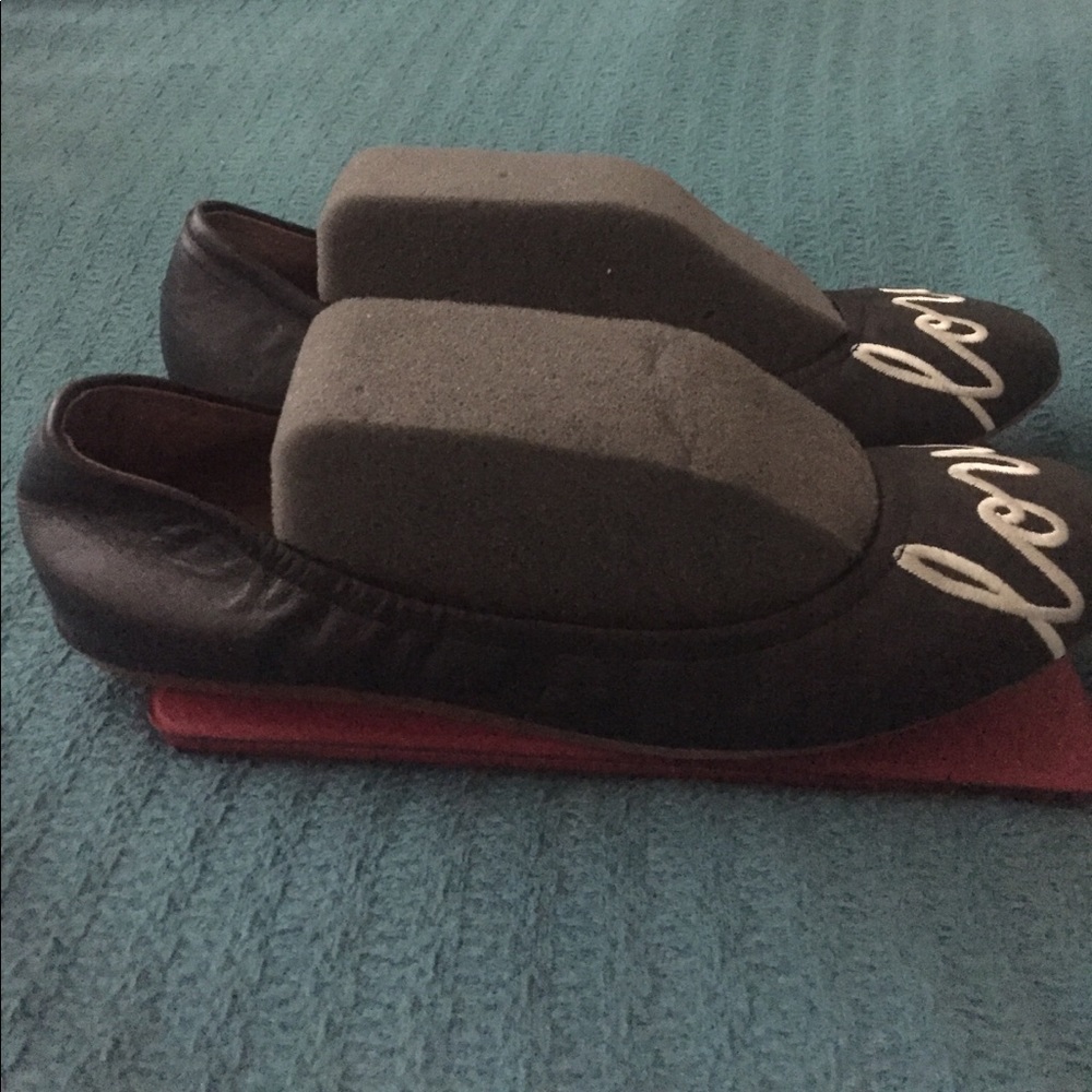 These are black and cream they say love