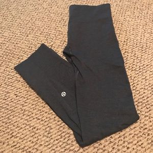 Lululemon athletica - ebb to street crop navy 6