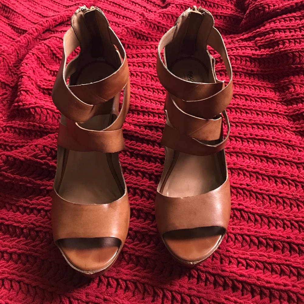 Tan Wedges