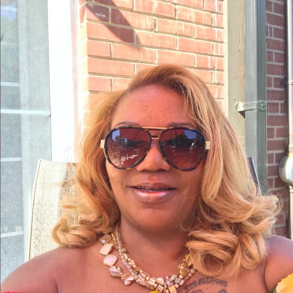 Meet your Posher, Winona