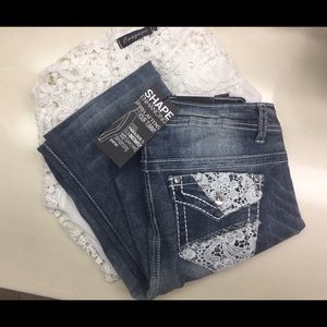 Shape enhancing lace detailed jeans NWT