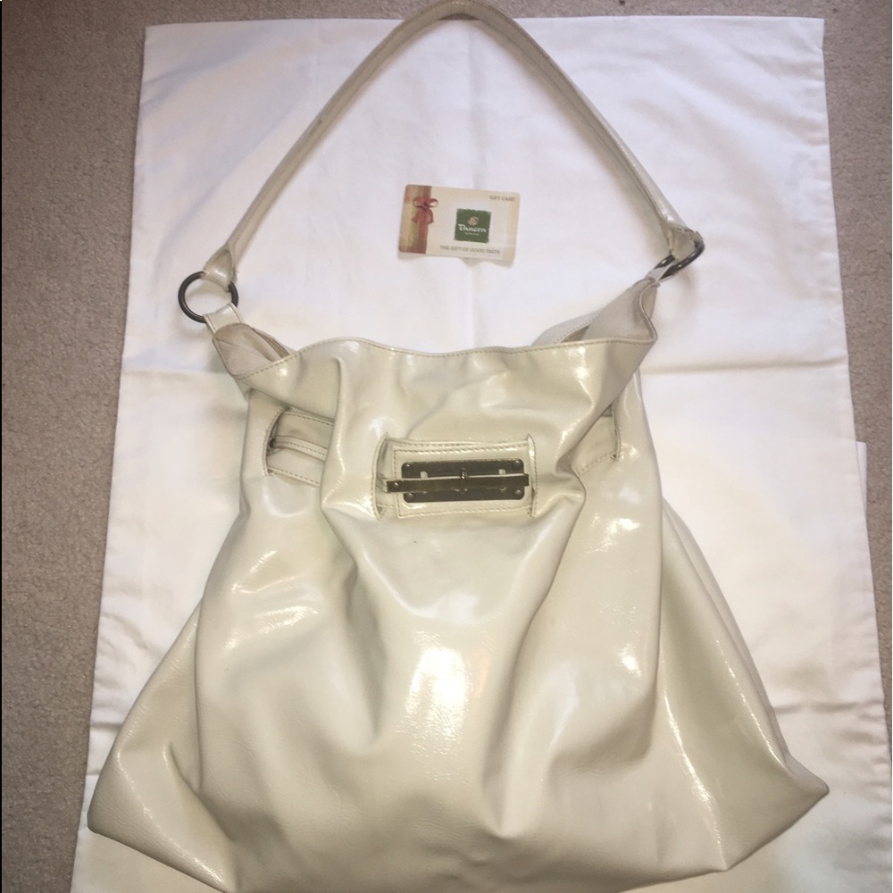 📦 Donating Soon!📦 Lovely White Bag!