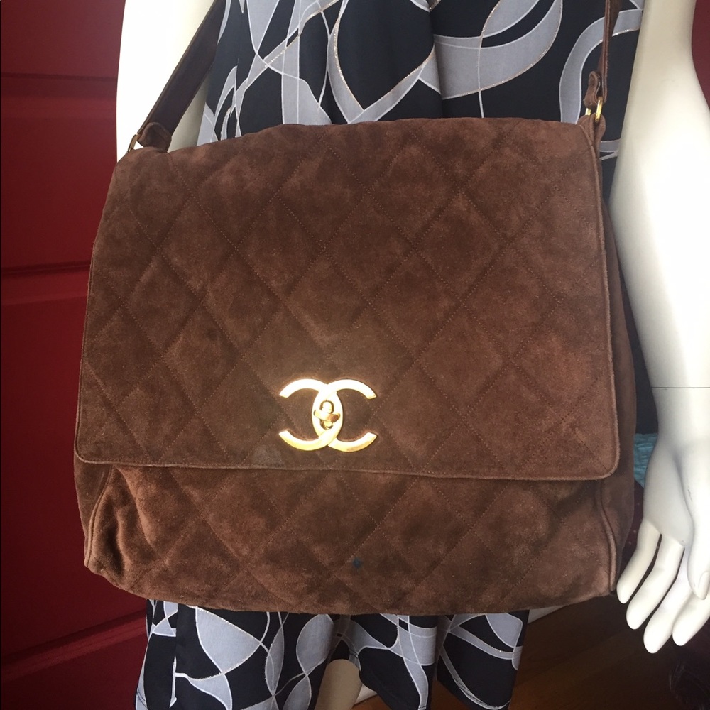 Awesome  authentic CHANEL suede crossbody.