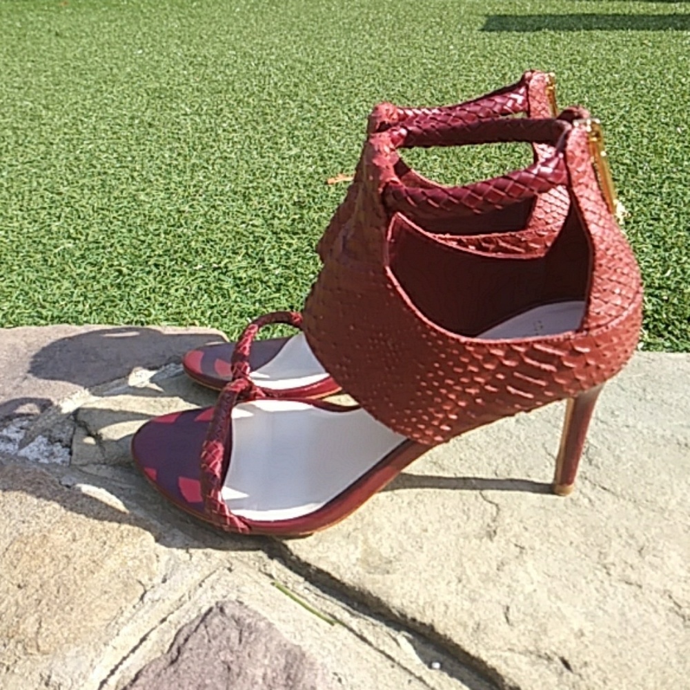 Pumps - Picture 2 of 2