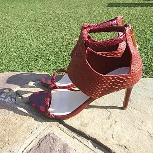 Pumps - Picture 2 of 2