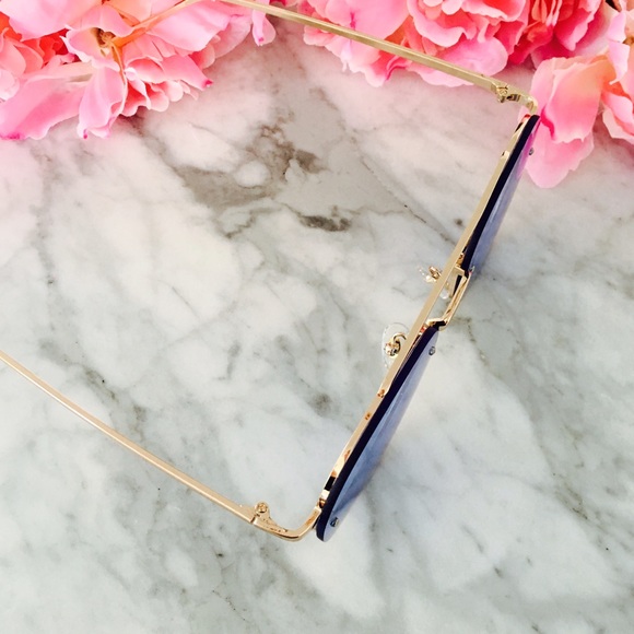 "Valencia" || Deep Blue Frameless Sunglasses 💎 - Picture 5 of 6