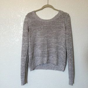 Grey/white knitted sweater