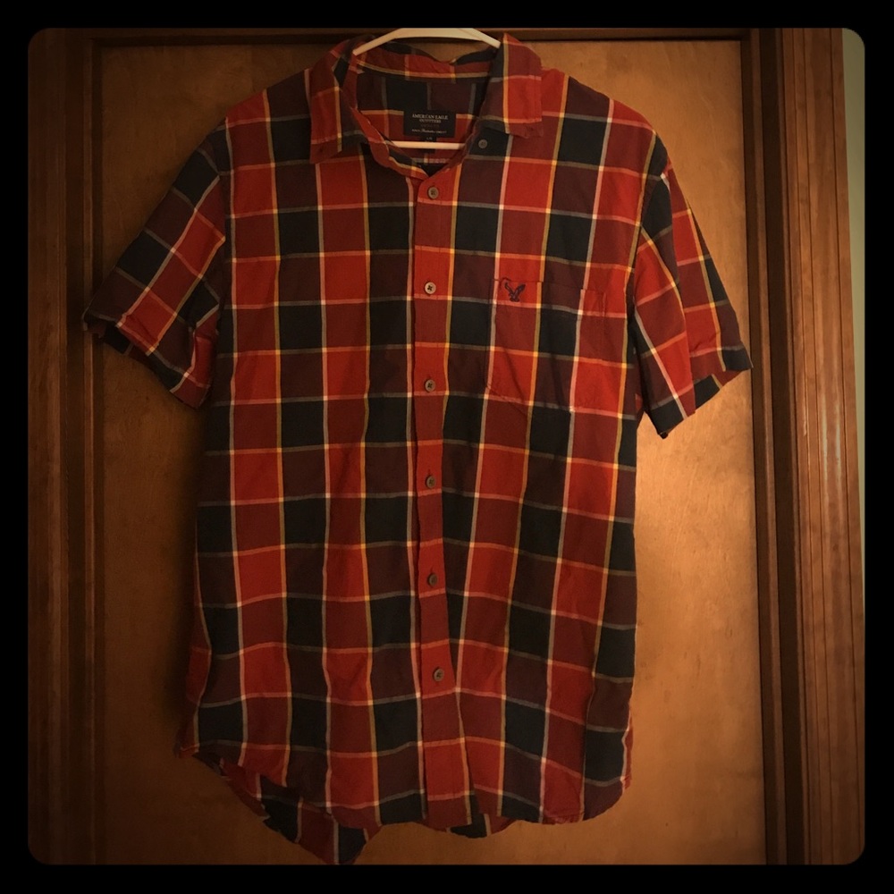 American Eagle Short Sleeved Button Up