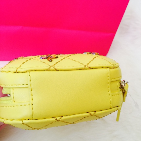 Kate Spade How Refreshing Pineapple Coin Purse - Picture 4 of 5