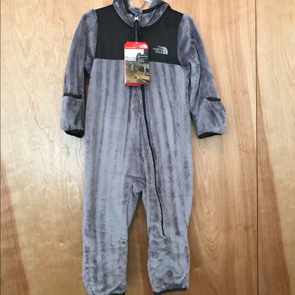 The North Face baby bodysuit 12-18m