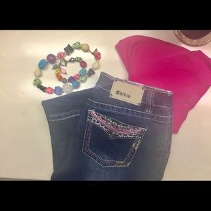 Embellished Jeans with pink details