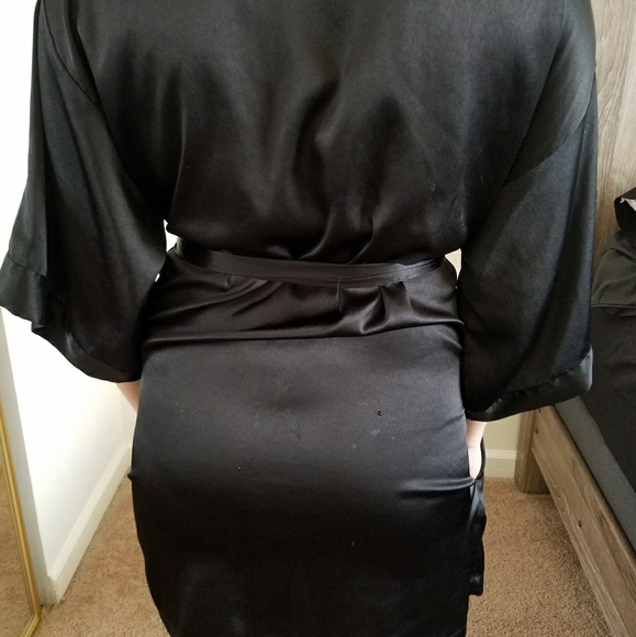 Sexy Victoria Secret Robe - Picture 2 of 2