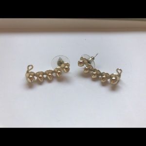 Kendra Scott gold ear climber