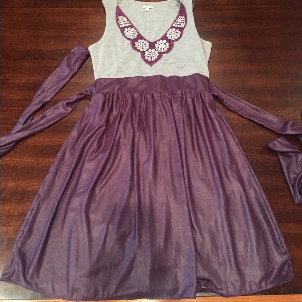 Gray and purple dress tank top sleeve.