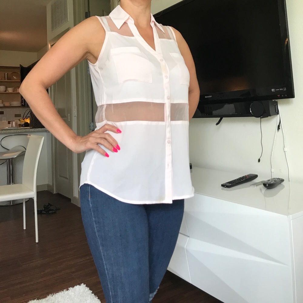Gorgeous mesh top!