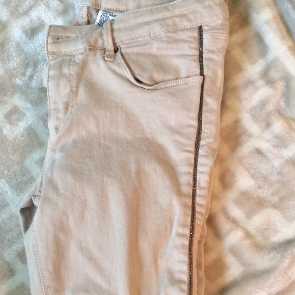*SOLD* H&M KHAKI SKINNY JEANS