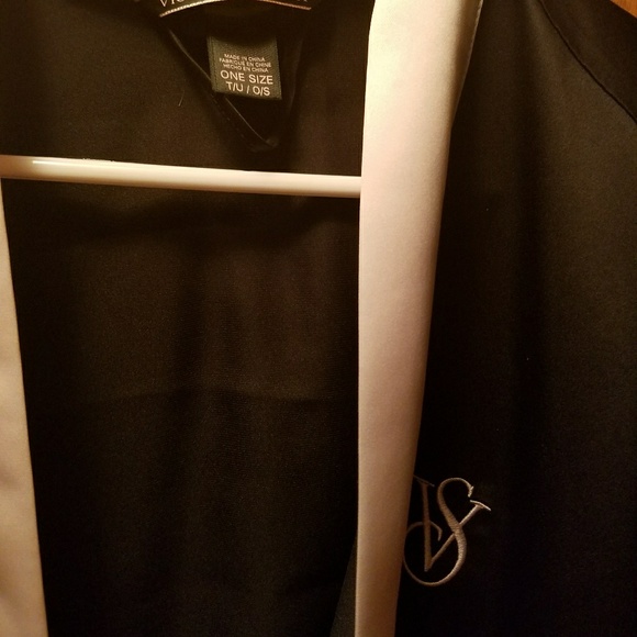 VS Silk Robe - Picture 2 of 2