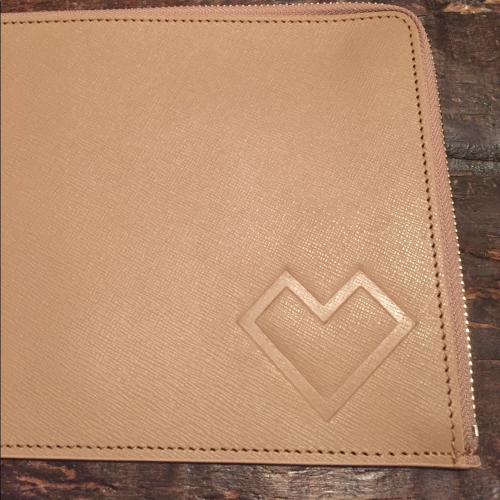 NWT Barneys New York Tan Leather Wristlet - Picture 5 of 8