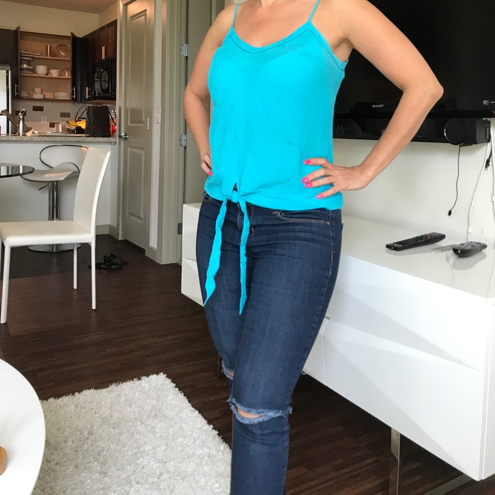 Super cute BEBE summer top!