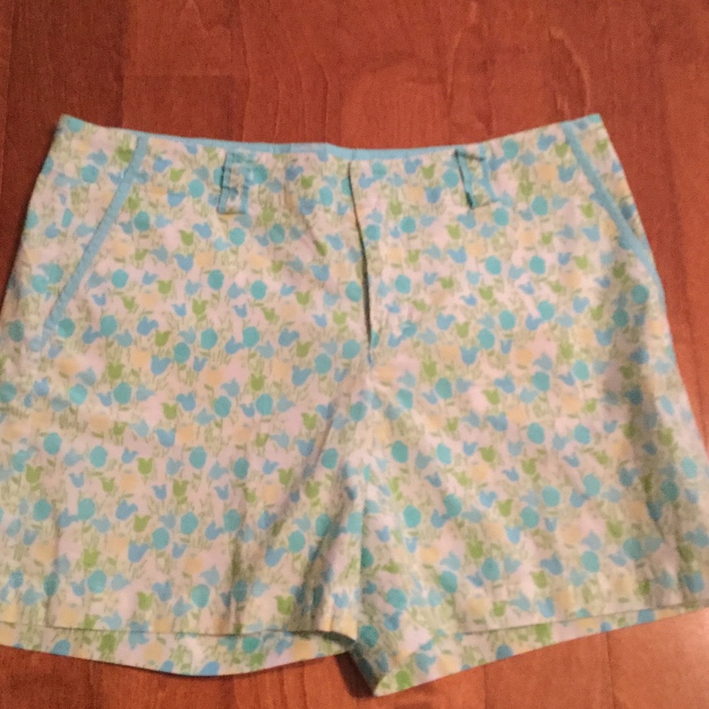 Lilly Pulitzer shorts size 0.