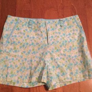 Lilly Pulitzer shorts size 0.