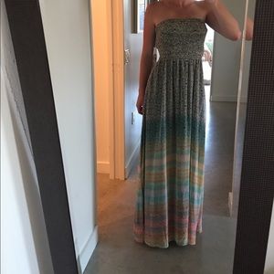 New Jessica Simpson strapless maxi dress. Small.