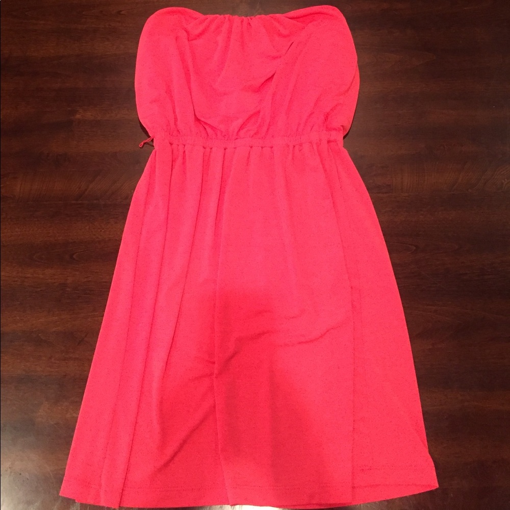 strapless pink dress.