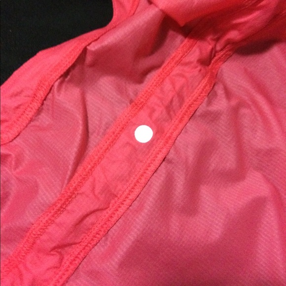 Lululemon - Run Like The Wind CORAL PINK Vest - Picture 3 of 8