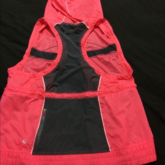 Lululemon - Run Like The Wind CORAL PINK Vest - Picture 4 of 8