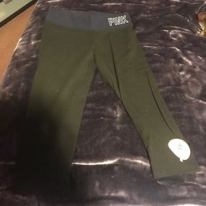 PINK Pants - Cotton Yankee 3/4 leggings. Throwing in flip flops PINK Pants - Cotton Yankee 3/4 leggings. Throwing in flip flops