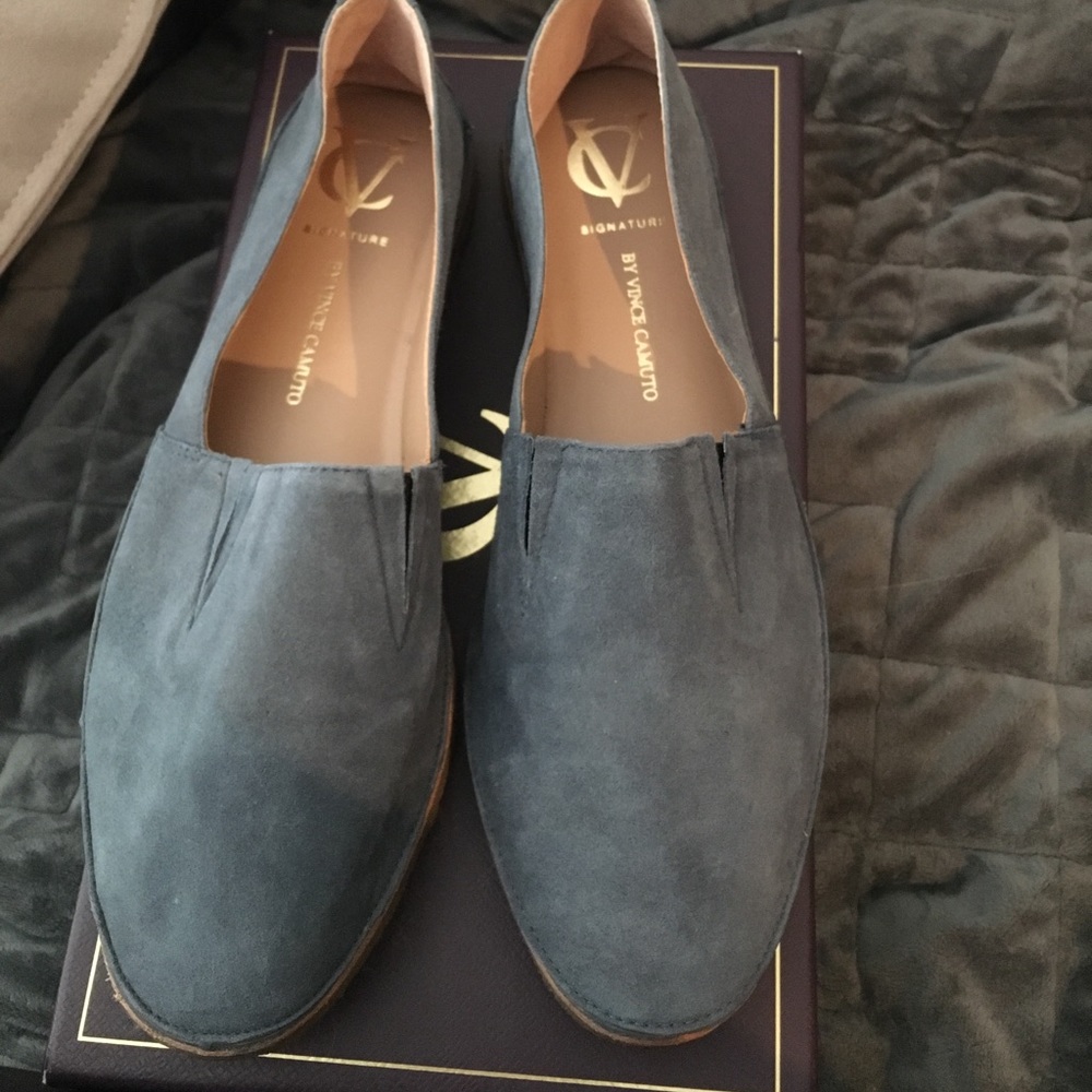 Signature Vince camuto flats